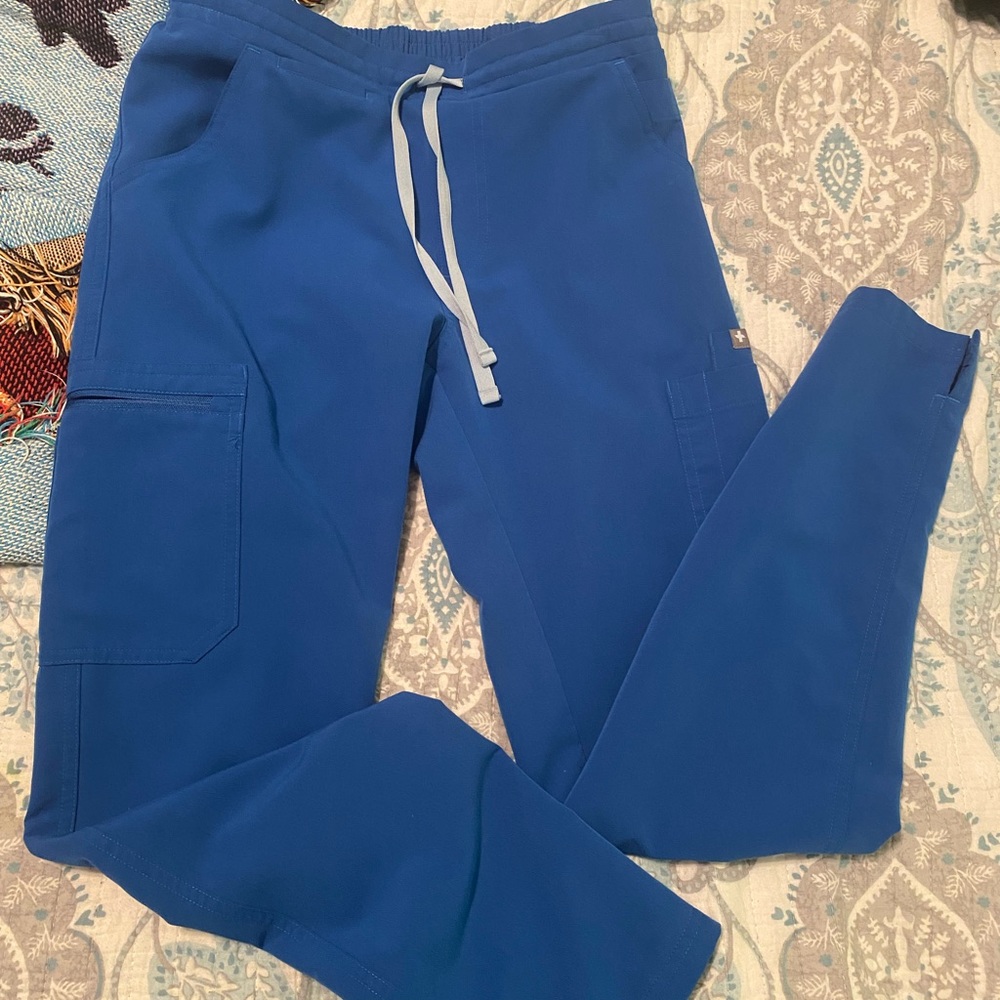 figs scrub pants